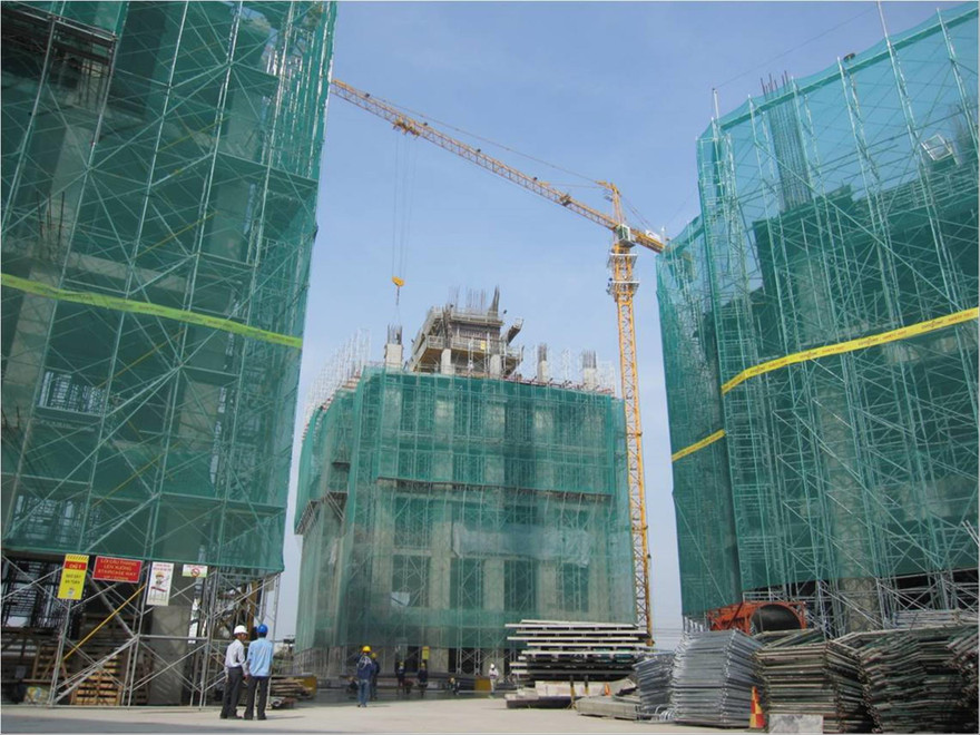 Theo Luật Xây dựng hiện hành, thời gian cấp phép xây dựng còn quá dài, ảnh hưởng xấu đến nhiều công trình xây dựng. Ảnh: PV