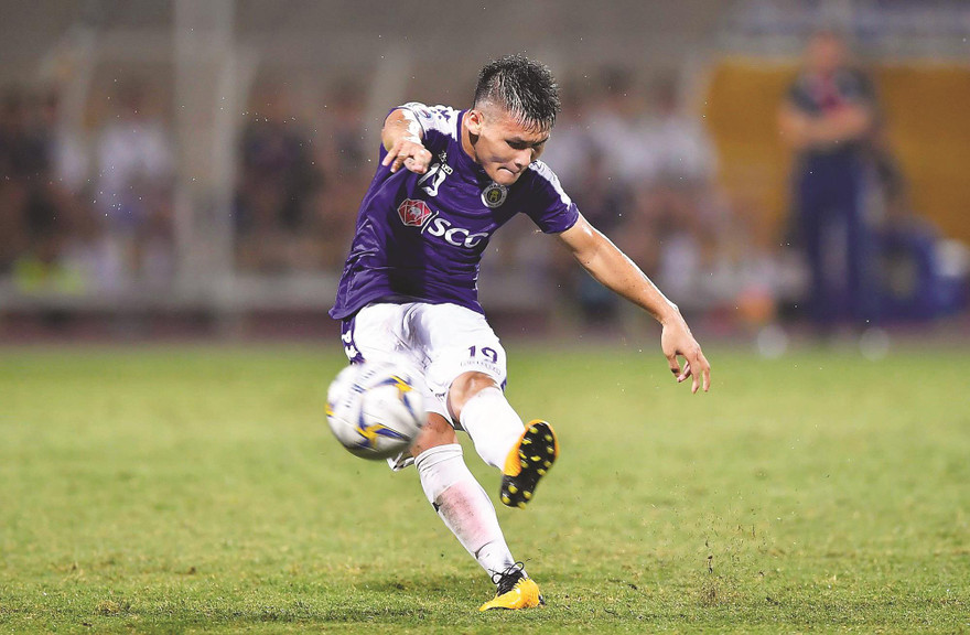 Tiền vệ Quang Hải