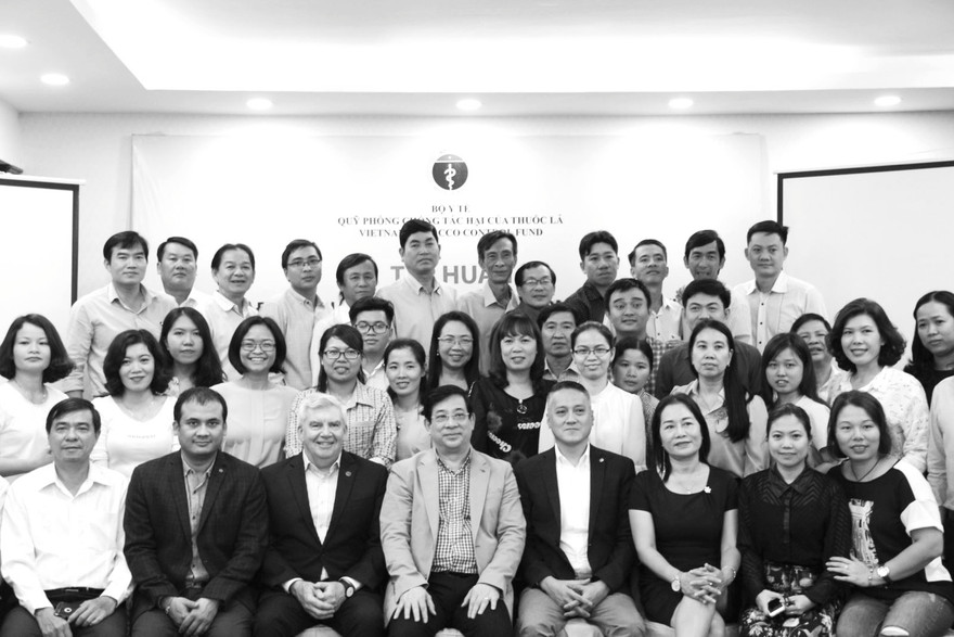 PGS.TS Lương Ngọc Khuê và toàn thể giảng viên, học viên tham gia Khóa tập huấn