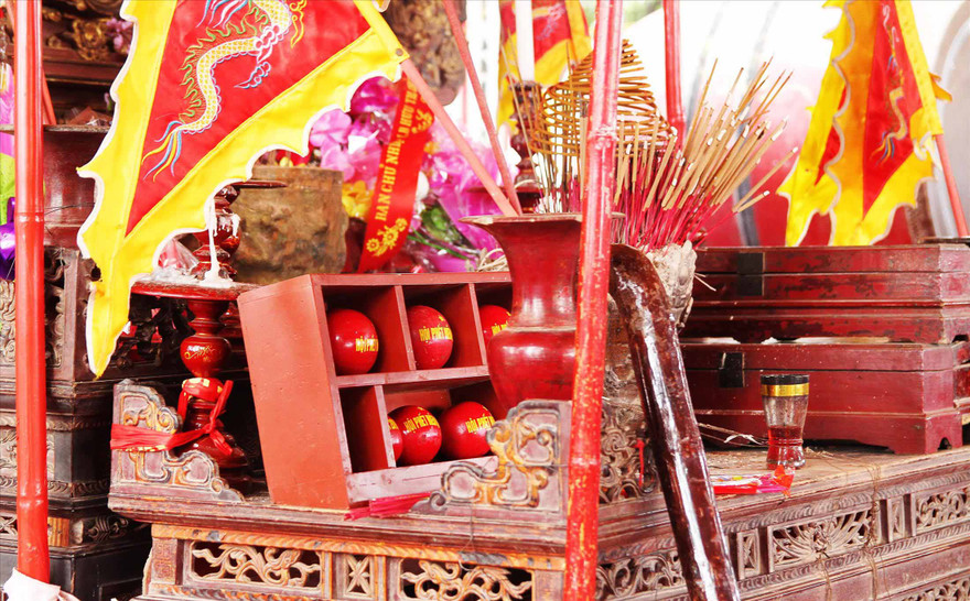 Lễ tế phết tại đền Hiền Quan. Ảnh: Nguyên Khánh