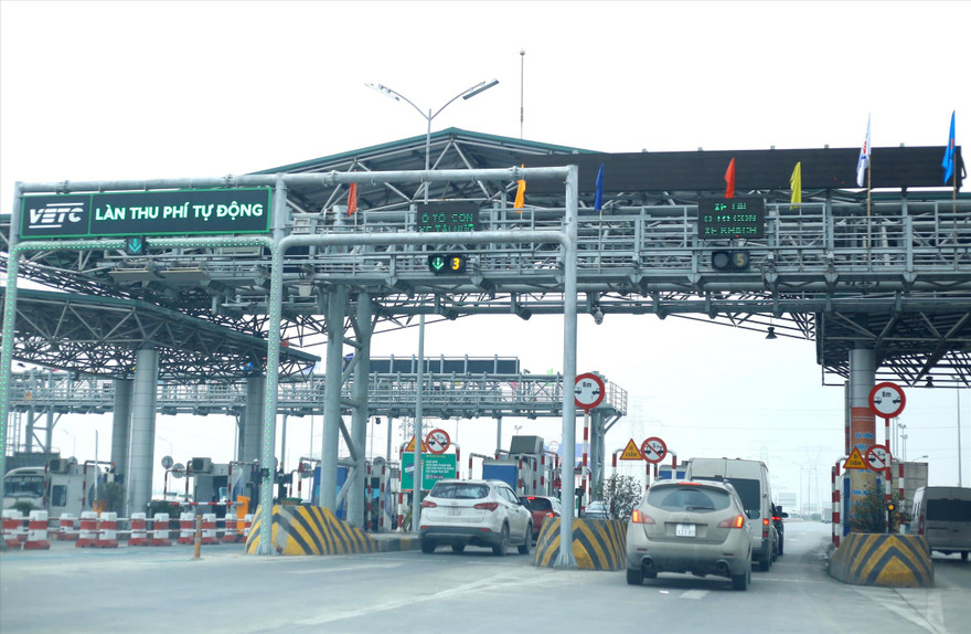 Một số nhà đầu tư tiếp tục lấy lý do để biện minh cho việc chậm triển khai thu phí tự động không dừng. Ảnh: Như Ý