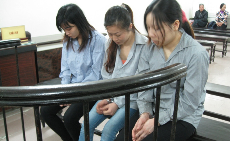 Ba bị cáo trong phiên xử ngày 13/4