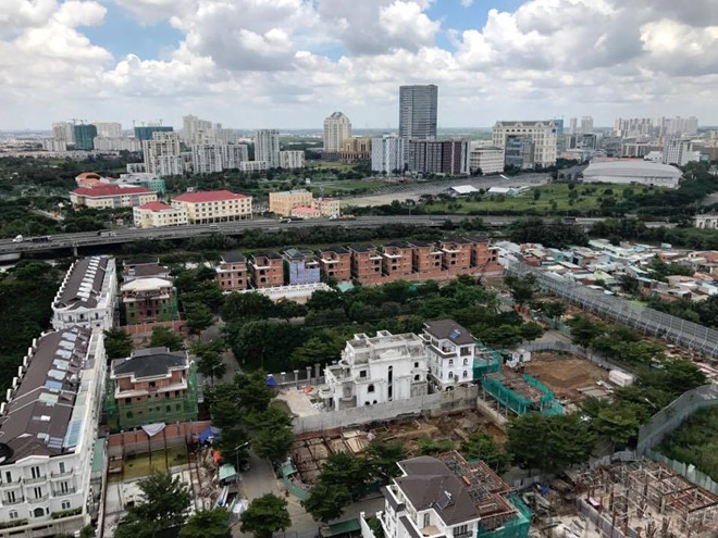 Nhà đầu tư ngoại đang gia tăng rót vốn vào thị trường Việt Nam thông qua các thương vụ M&A. Ảnh: Đình Dân.