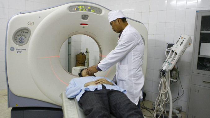 Đã đến lúc cần phải có những quy định quản lý chặt chẽ về trang thiết bị y tế. Ảnh: Hồng Vĩnh.