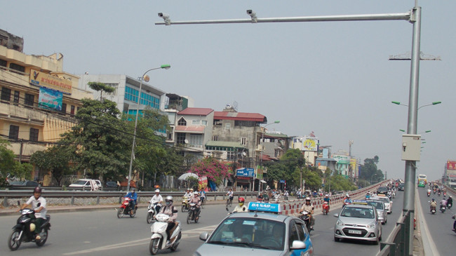 Được đầu tư hơn 230 tỷ đồng và sau 2 tháng khánh thành hệ thống camera giám sát ở nhiều nút giao thông hiện chỉ như vật trang trí. Ảnh: Trọng Đảng.