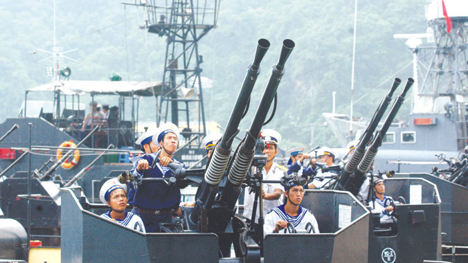 Quân đội Nhân dân được xây dựng vững mạnh toàn diện, đáp ứng yêu cầu bảo vệ Tổ quốc trong thời bình, sẵn sàng đánh thắng trong mọi tình huống. Ảnh: Phạm Yên.