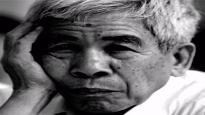 Bùi Ngọc Tấn (1934-2014) nói ông rất xúc động khi xem bức ảnh này của chính mình vì nhiều lý do, và ông ao ước được biết tác giả ảnh để tỏ lời cảm ơn cũng như biết nó được chụp khi nào, ở đâu.