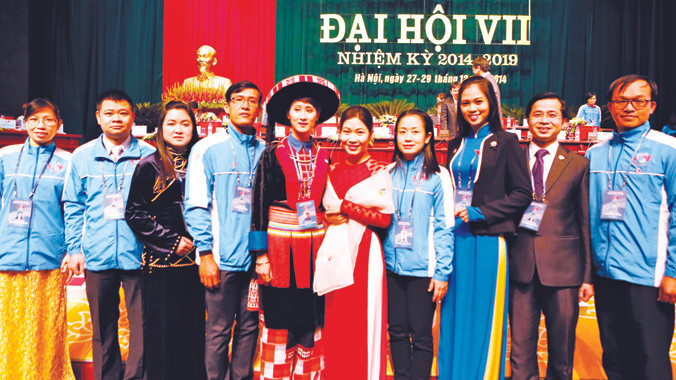 Những thanh niên ưu tú trên nhiều lĩnh vực tham gia ĐH. Ảnh: Hồng Vĩnh.