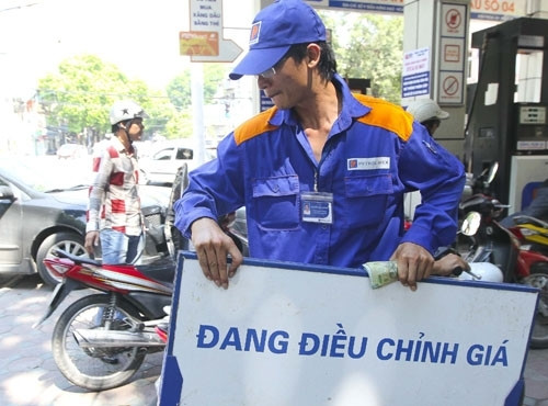 Doanh nghiệp kêu khó, xin tăng thuế xăng dầu