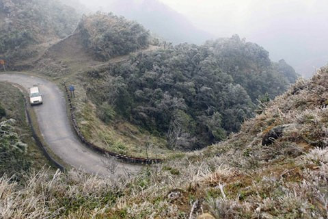 Đỉnh Mẫu Sơn lạnh giá, nhiệt độ xuống 1-3 độ C