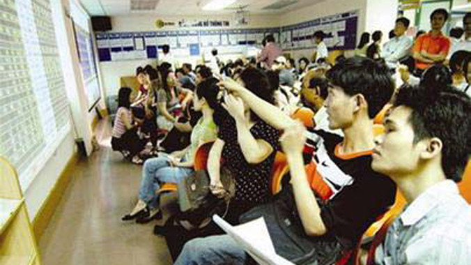 Không ít tiền từ ngân hàng đã đổ vào chứng khoán. Ảnh: ST.