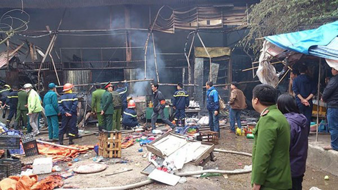 Vụ cháy chợ Nhật Tân ngày 11/12.