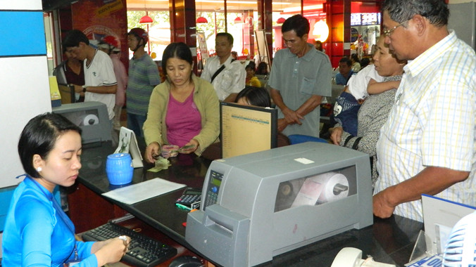 Bán vé tàu Tết Nguyên đán tại ga Sài Gòn. Ảnh: Huy Thịnh.