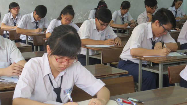 Bỏ thi Ngoại ngữ sẽ không công bằng với thí sinh.