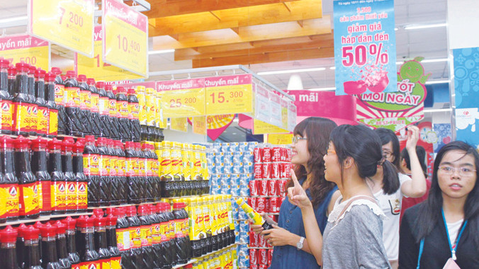 Hàng Tết 2015 đã bắt đầu tràn ngập các hệ thống siêu thị tại TPHCM.