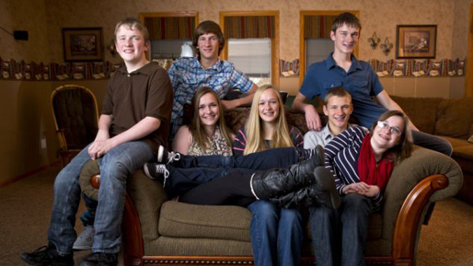 Anh chị em sinh 7 kỷ niệm sinh nhật thứ 17