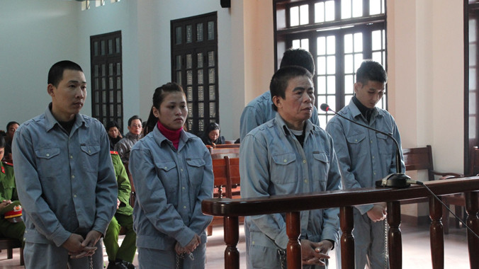 Các bị cáo tại phiên sơ thẩm.