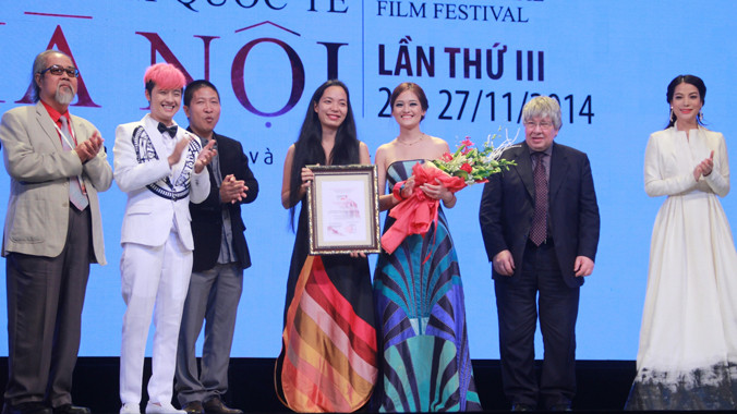 'Hai người phụ nữ' Nga thắng tại LHP Quốc tế Hà Nội