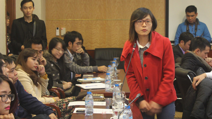 Các bạn trẻ thảo luận tại tọa đàm.