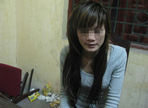 Dương Bảo Ngọc (SN 1988, ở Yên Bái) tại cơ quan công an