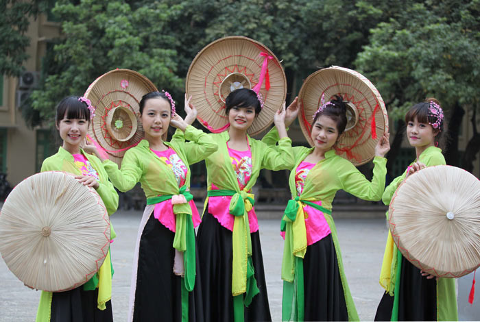 Duyên dáng Việt Nam trong Chủ Nhật Đỏ