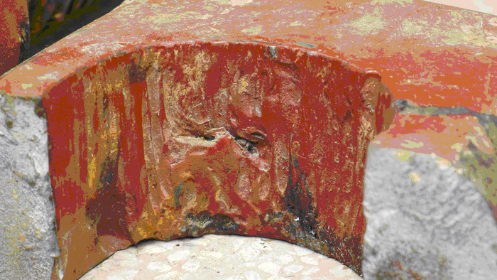 Chiếc ắc neo tăng đơ bị gãy 