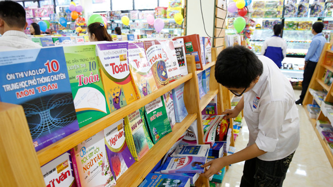 Kiến thức sách giáo khoa Toán cấp THPT đang quá nặng. Ảnh: Hồng Vĩnh.