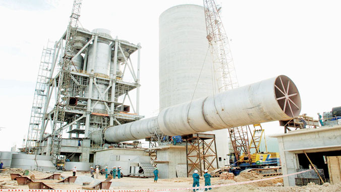 Nhiều dây chuyền sản xuất tiếp tục được đầu tư từ nguồn vốn vay. Ảnh: Hồng Vĩnh.