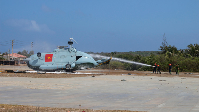 Chiếc máy bay bị nạn trên đảo Phú Quý. Ảnh: TC.