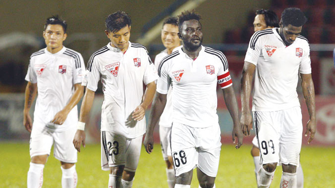 Nỗi buồn xuống hạng của các cầu thủ Đồng Nai. Ảnh: VSI.