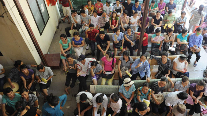 Bệnh viện quá tải. Ảnh: Hồng Vĩnh.