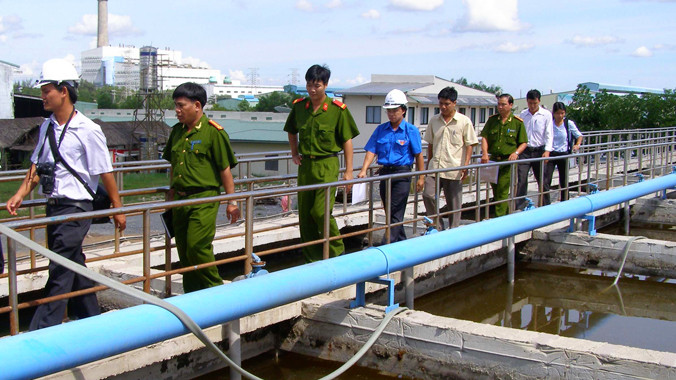 Dự thảo Luật Hình sự sửa đổi dự kiến đưa vào truy cứu trách nhiệm hình sự với những vụ vi phạm xả thải môi trường. Ảnh: M.T.