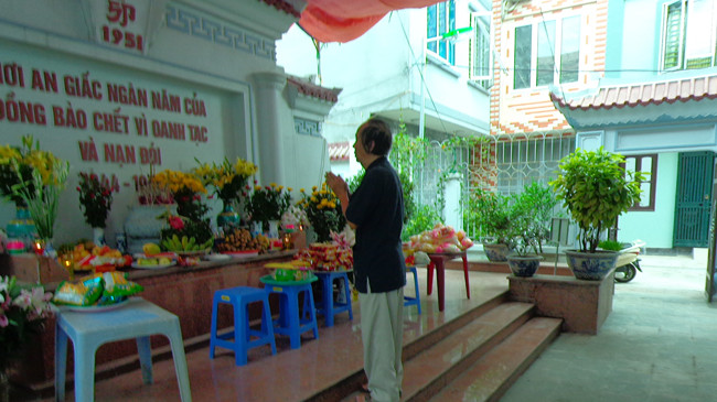 Ông Hà Đình Đức tại Khu tưởng niệm…