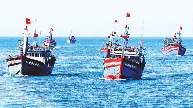Tập trung phát triển kinh tế biển hiệu quả và bền vững sẽ tăng cường “chủ quyền dân sự” của Việt Nam trên biển Đông, góp phần giảm căng thẳng. Ảnh: Hồng Vĩnh.