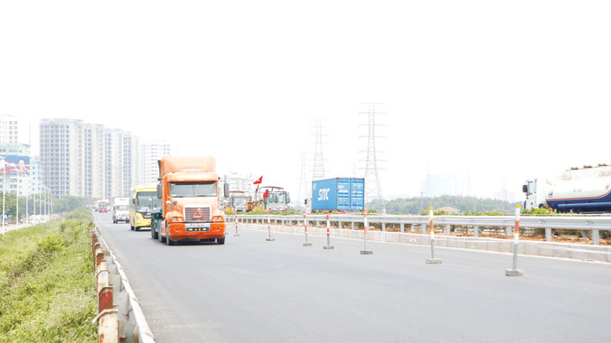 Phí đường bộ Pháp Vân - Cầu Giẽ quá “chát” sẽ tạo gánh nặng cho người dân. Ảnh: Ngọc Châu.