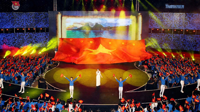 Chương trình nghệ thuật “Tự hào Tổ quốc tôi” diễn ra tối 17/8 tại Hà Nội. Ảnh: TTXVN.