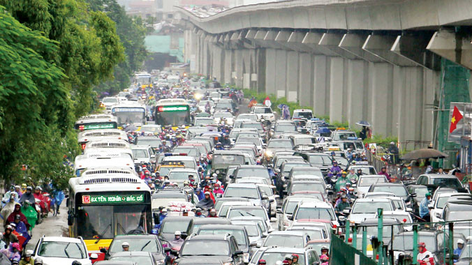 Giao thông ùn tắc trên đường Nguyễn Trãi (Hà Nội) vào 8 giờ sáng ngày 8/9. Ảnh: Như Ý.