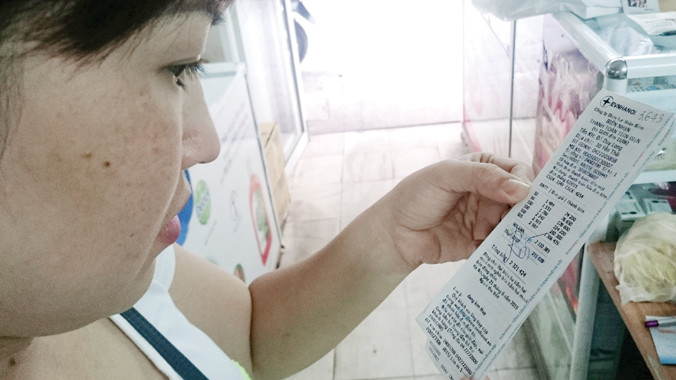 Tiền điện tháng 6 của hộ gia đình anh Đỗ Duy Long ở số 30 Yên Thái cũng tăng hơn 1 triệu đồng mà không rõ nguyên nhân. Ảnh: Như Ý.