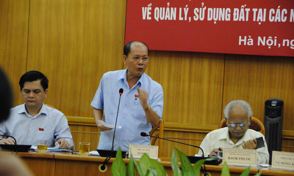 Ông Danh Út, Phó trưởng đoàn giám sát Ủy ban thường vụ Quốc hội trong buổi làm việc với UBND thành phố Hà Nội. 