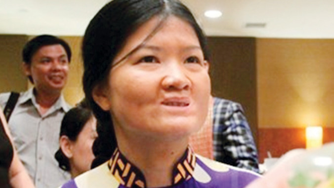 Ca sỹ khuyết tật Thủy Tiên.