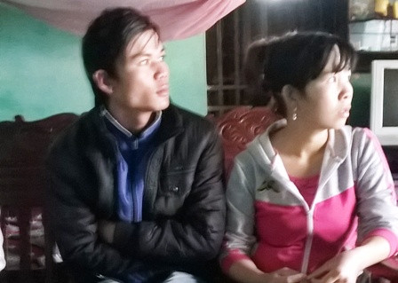 Day dứt người chồng trong chuyện tình cô gái khiếm thị hát rong