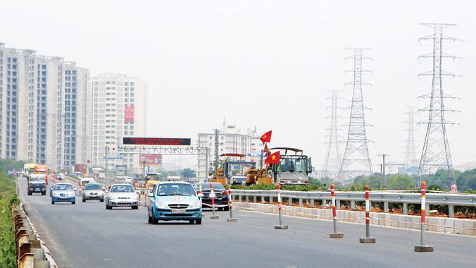 Tuyến đường cao tốc Pháp Vân - Cầu Giẽ vẫn trong giai đoạn sửa chữa. Ảnh: Như Ý.