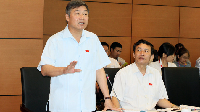 Theo ĐB Nguyễn Sơn (Hà Nội), khi người ta sinh ra không hoàn hảo, bị thiệt thòi thì nên cứ để cho họ chuyển đổi giới tính, đó cũng là sự nhân đạo. Ảnh: Như Ý.