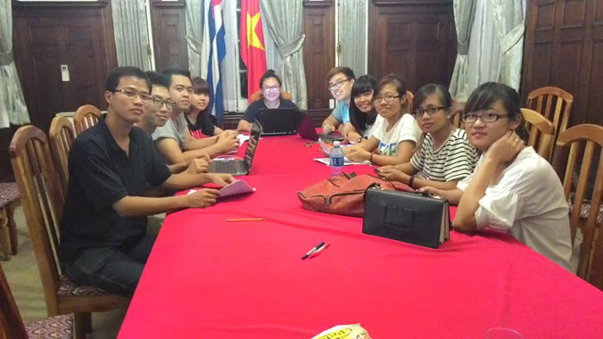 Sinh viên Việt tại Cuba tham gia giao lưu.