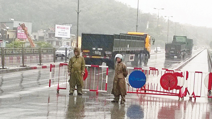 Bão số 1: Hai người chết, một người mất tích