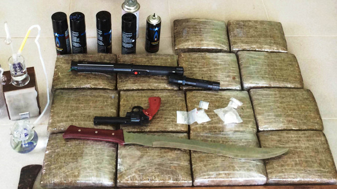 Bắt đối tượng mua bán, tàng trữ 14 kg cần sa