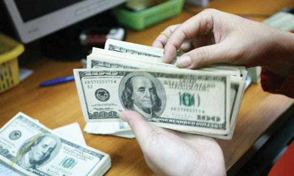 Giá USD thị trường tự do giảm mạnh