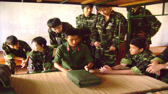 Hàng trăm bạn trẻ học kỹ năng qua khóa HKQĐ do Trung tâm TTN miền Nam tổ chức. Ảnh: H.T.