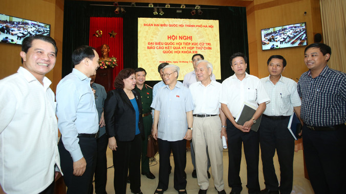 Tổng Bí thư tiếp xúc cử tri quận Hoàn Kiếm, Ba Đình ngày 18/7. Ảnh: Như Ý.