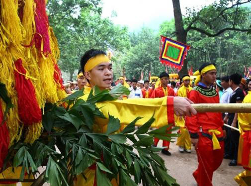 Cướp lộc ở hội Gióng là “cướp có văn hóa”. 